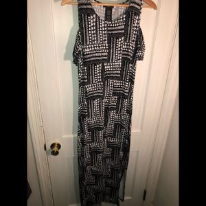 🧿DESIGN HISTORY BLACK AND WHITE BOHO AZTEC PRINT MAXI CUT OUT SLEEVE SLI…